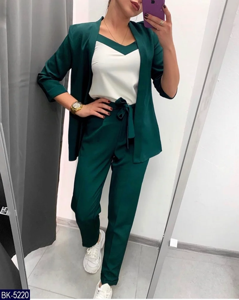 Костюм женский тройка