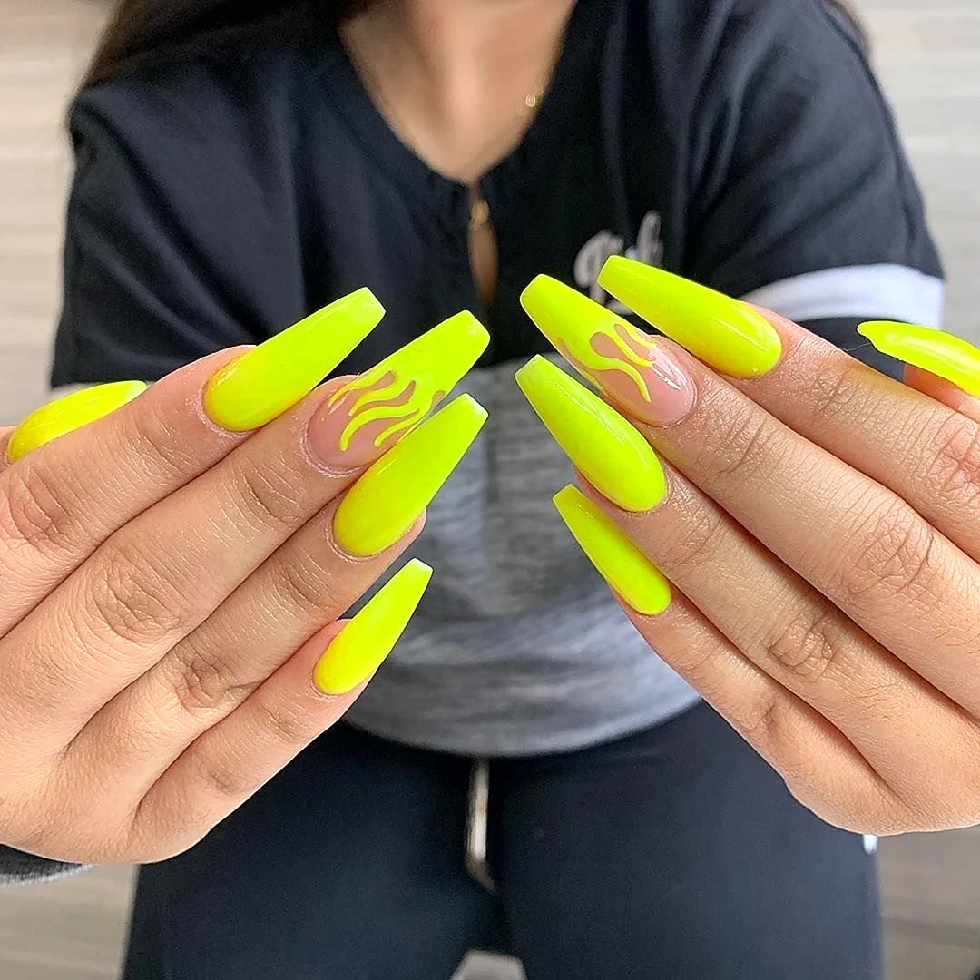 Кислотный маникюр