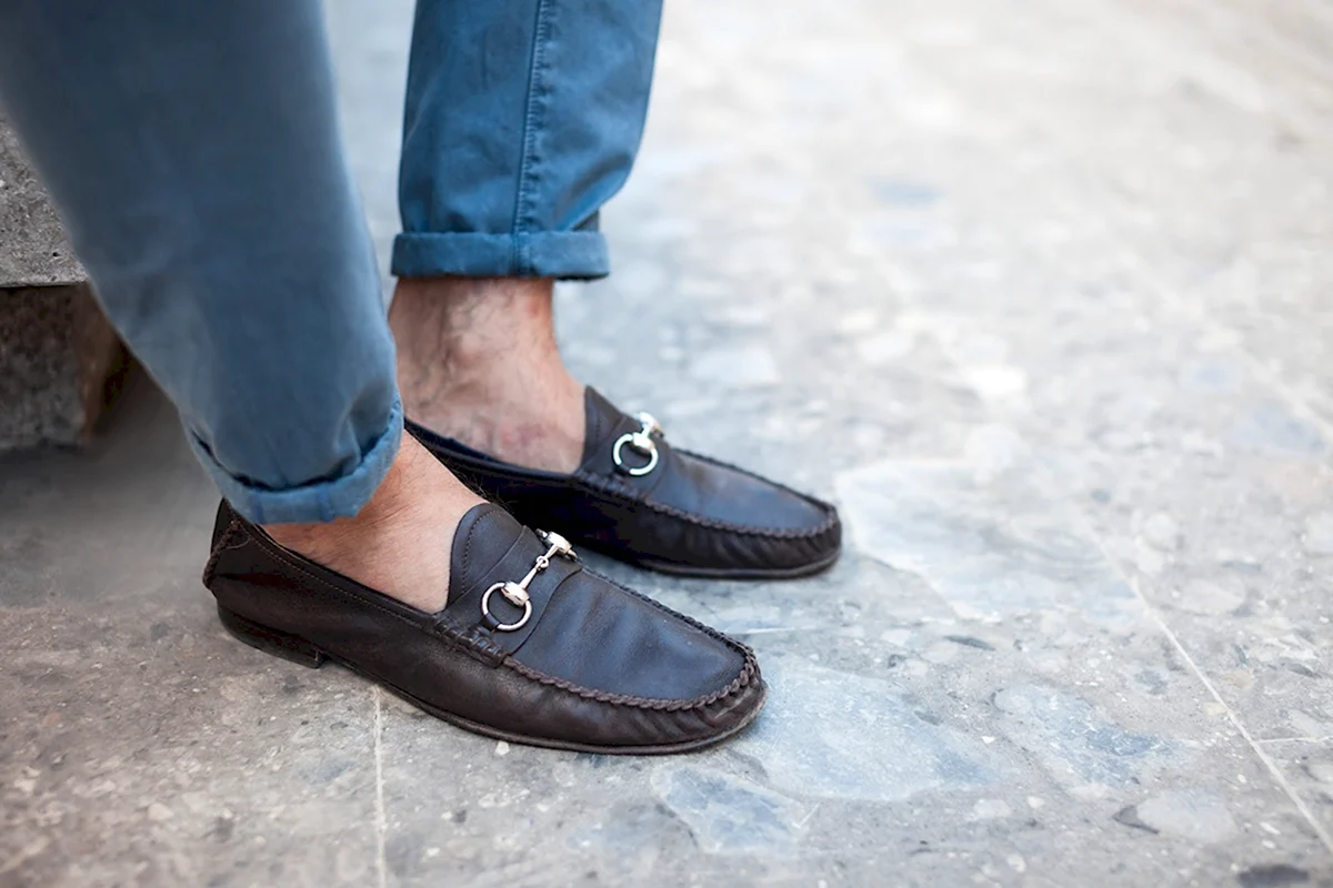 Мокасины мужские на ноге