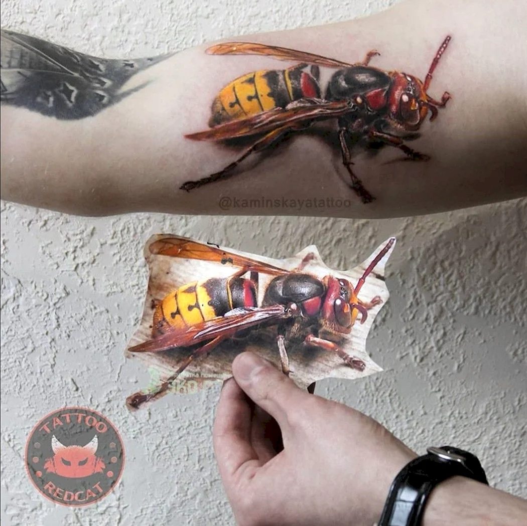 Тату насекомые реализм