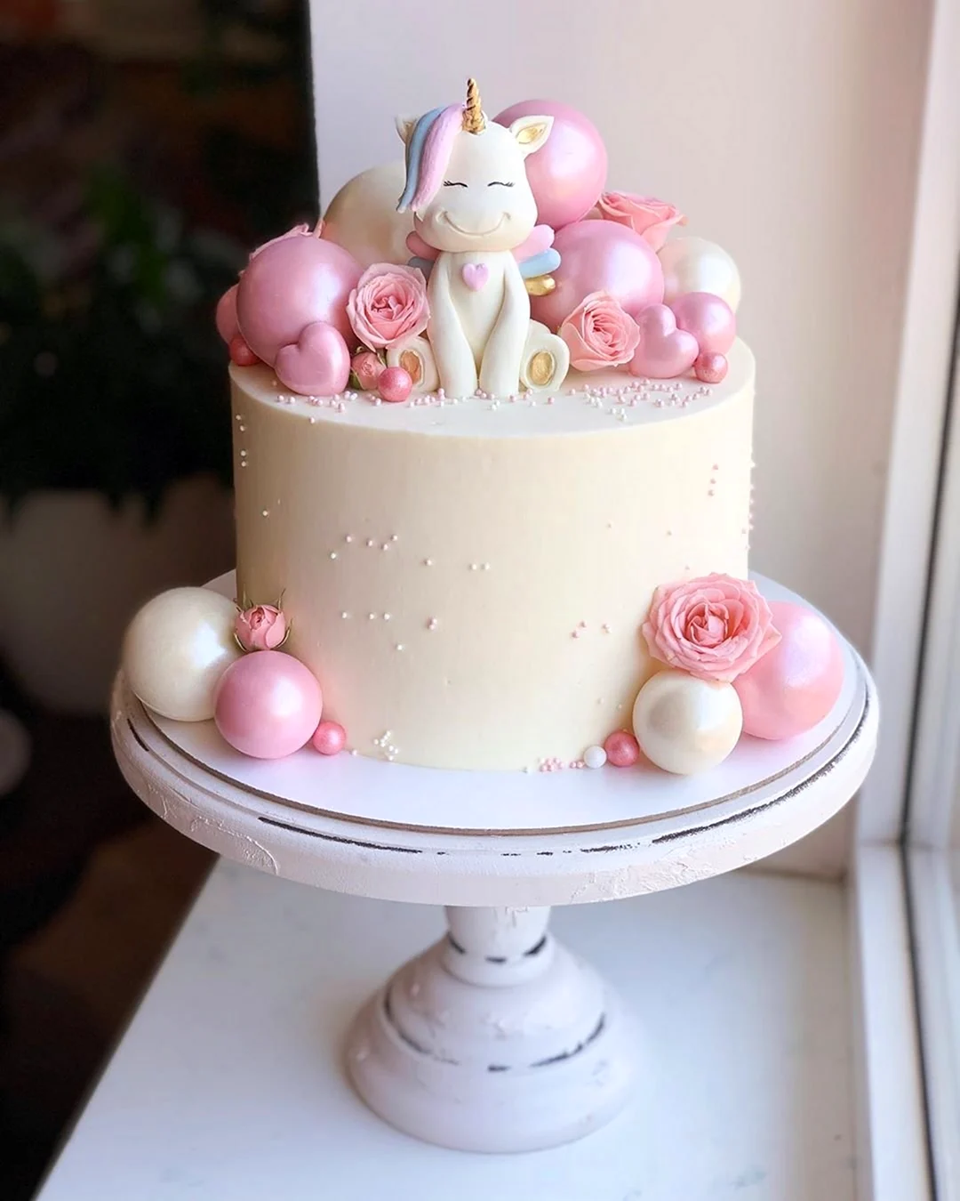 Ніжний тортик для дівчинки