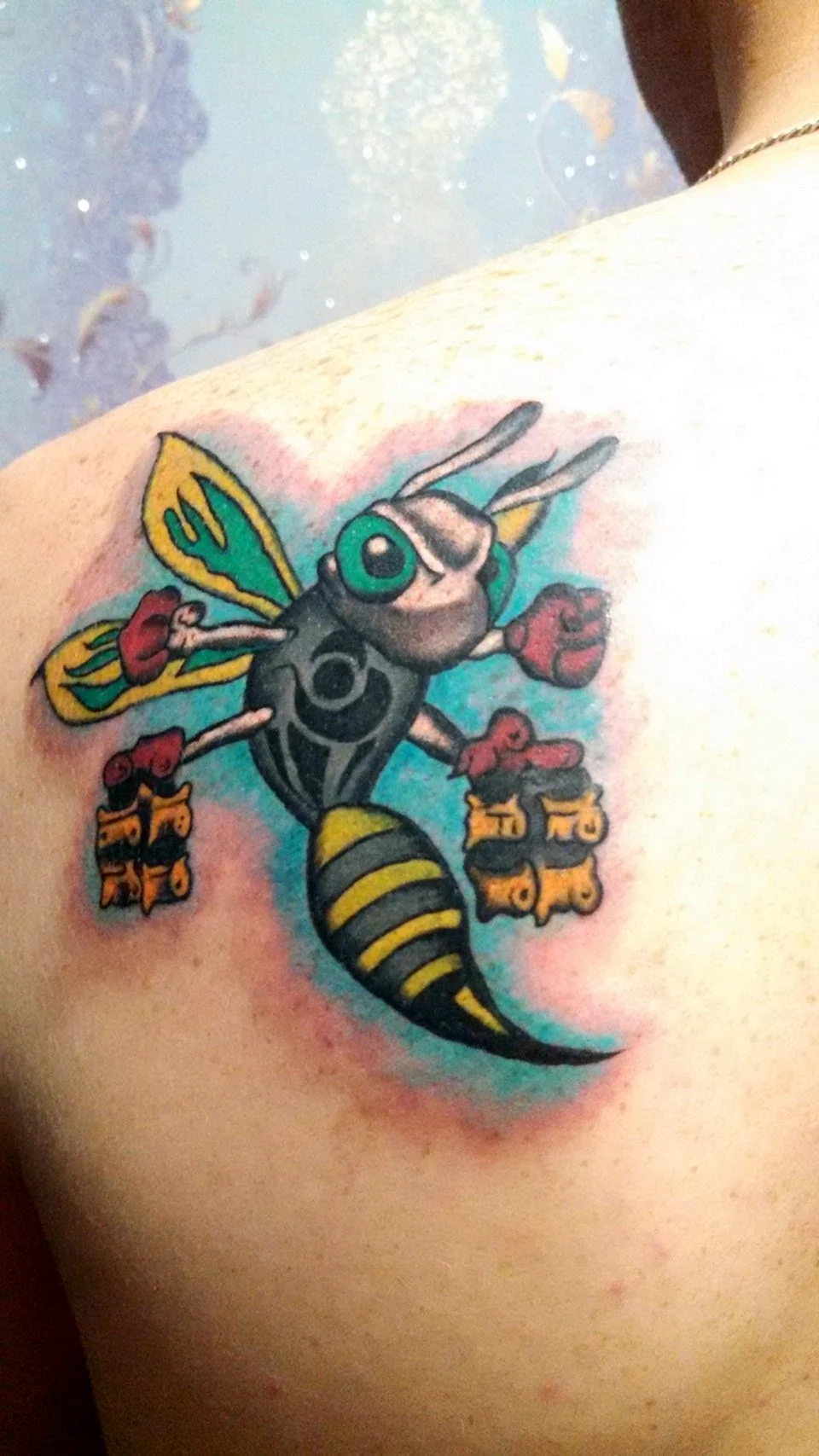 Тату злая Оса