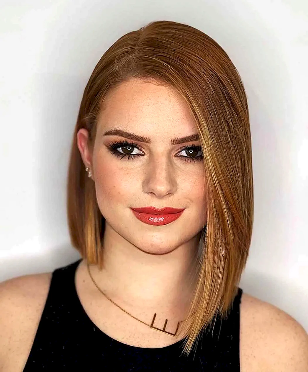 Стрижки з рівним зрізом для тонкого волосся