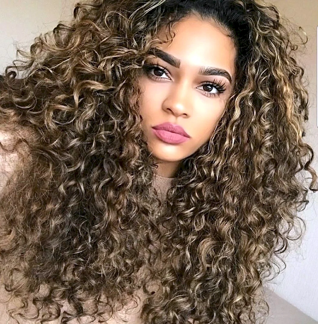 Афро кучері блонд 2022