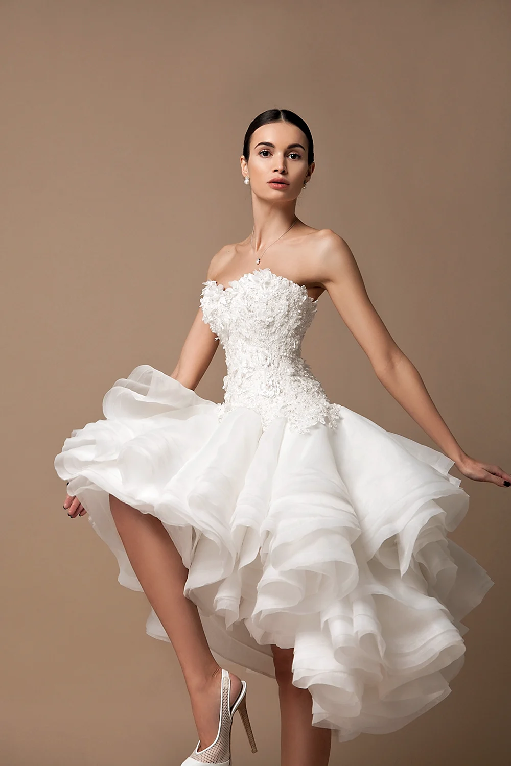 Весільні сукні короткі