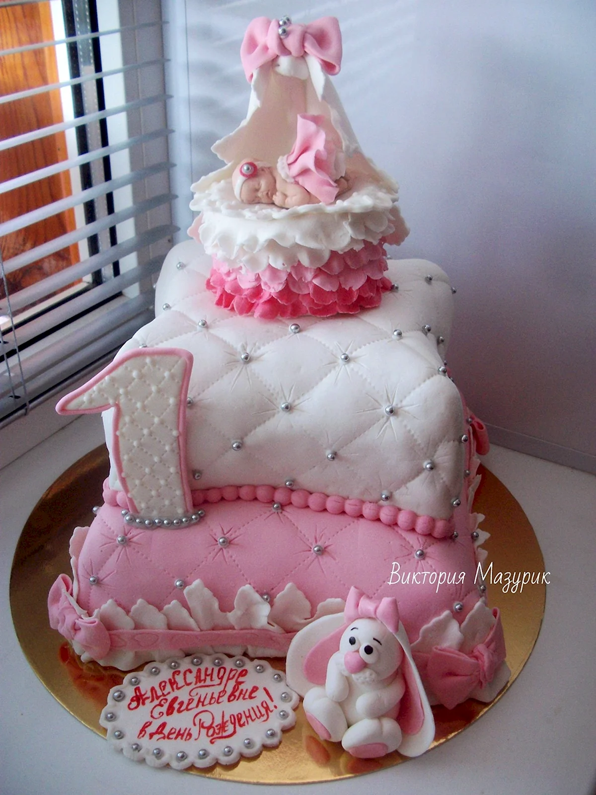 Торт на рік дівчинці