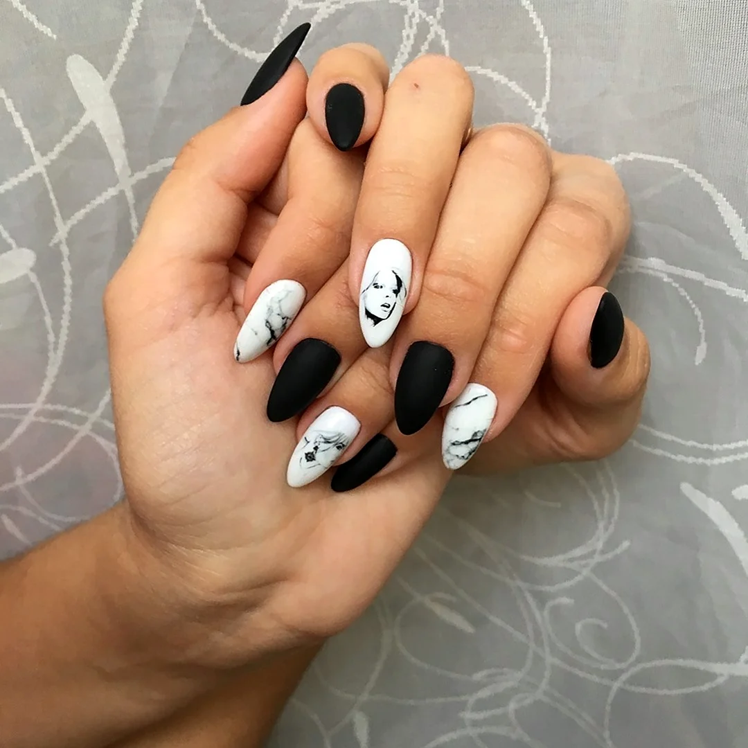 Чорно-білий манікюр