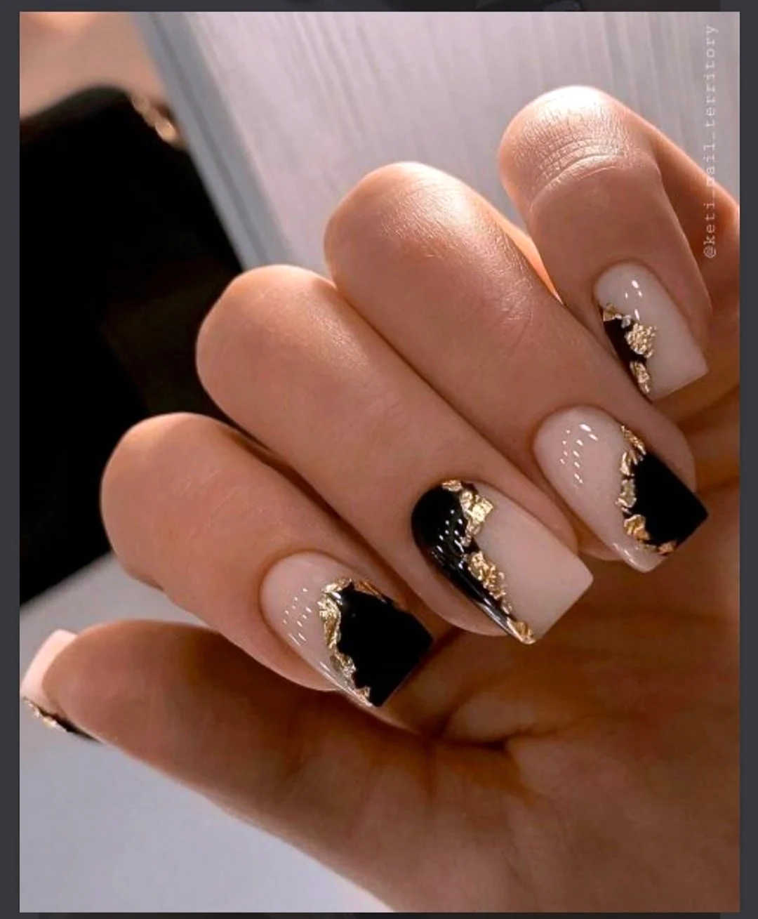 Дизайн чорного френча та поталь