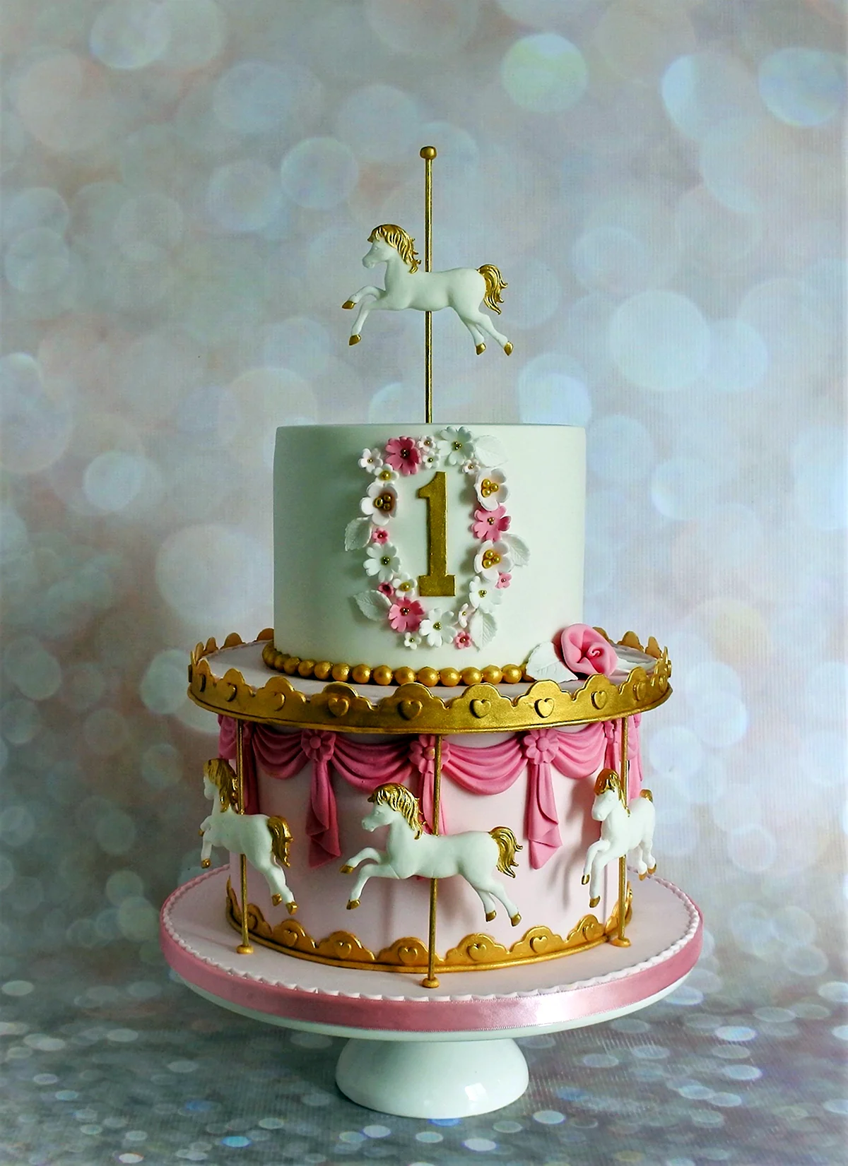 Торт на народження дівчинки двоярусний