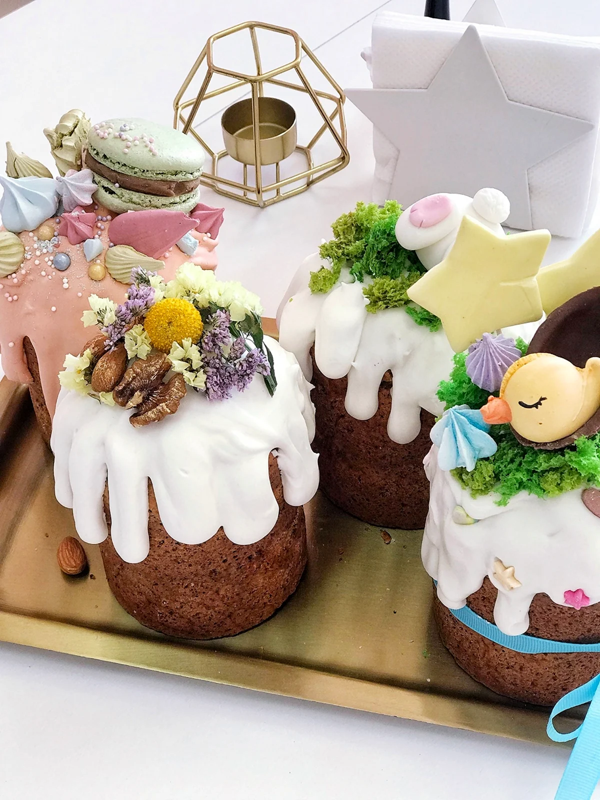 Дизайнерські прикраси паски