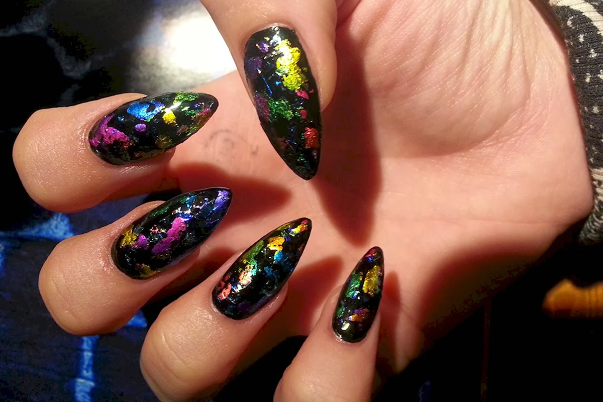 Манікюр із фольгою