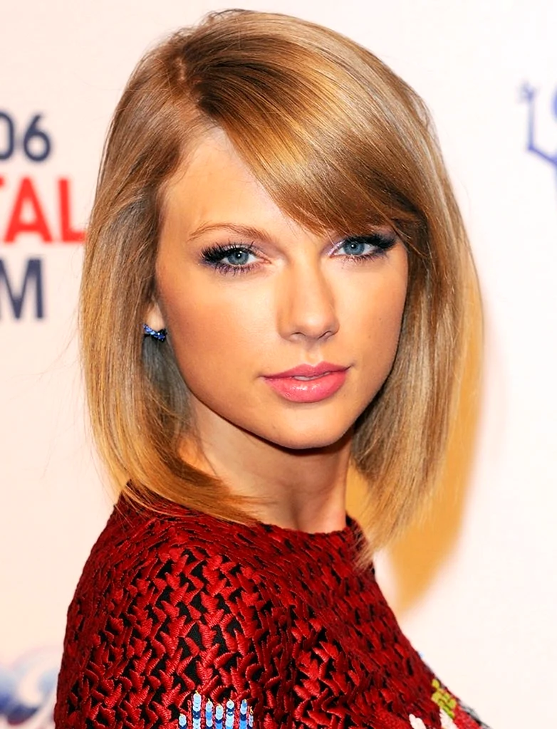 Тейлор Свіфт стрижка каре
