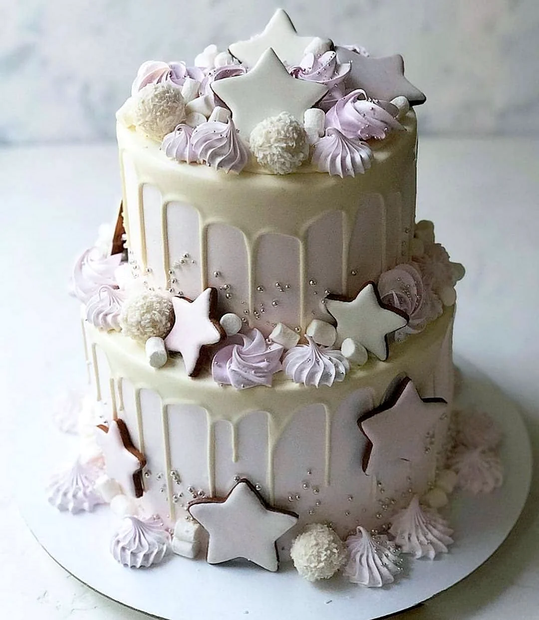 Двоярусний торт для дівчинки