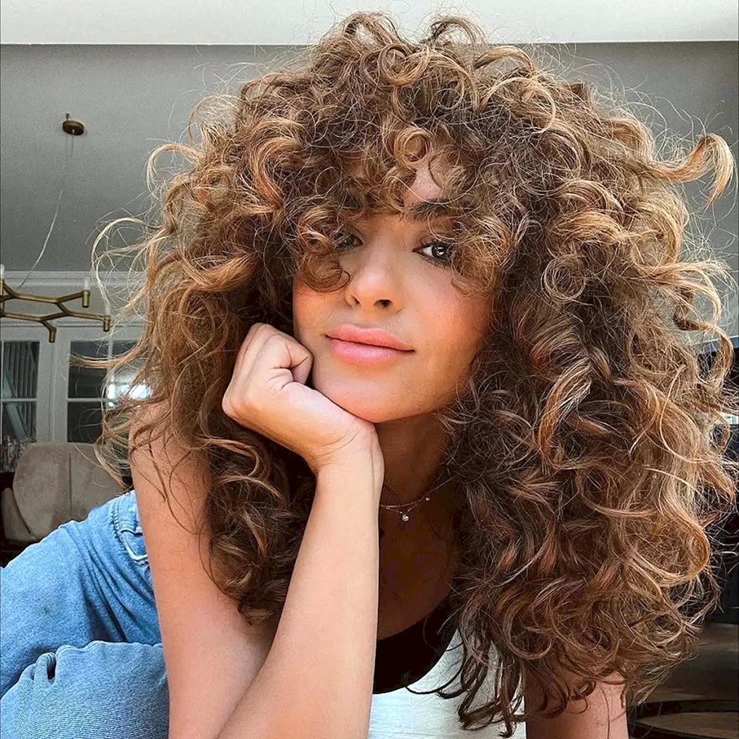 Футболіста з кучерями 2022