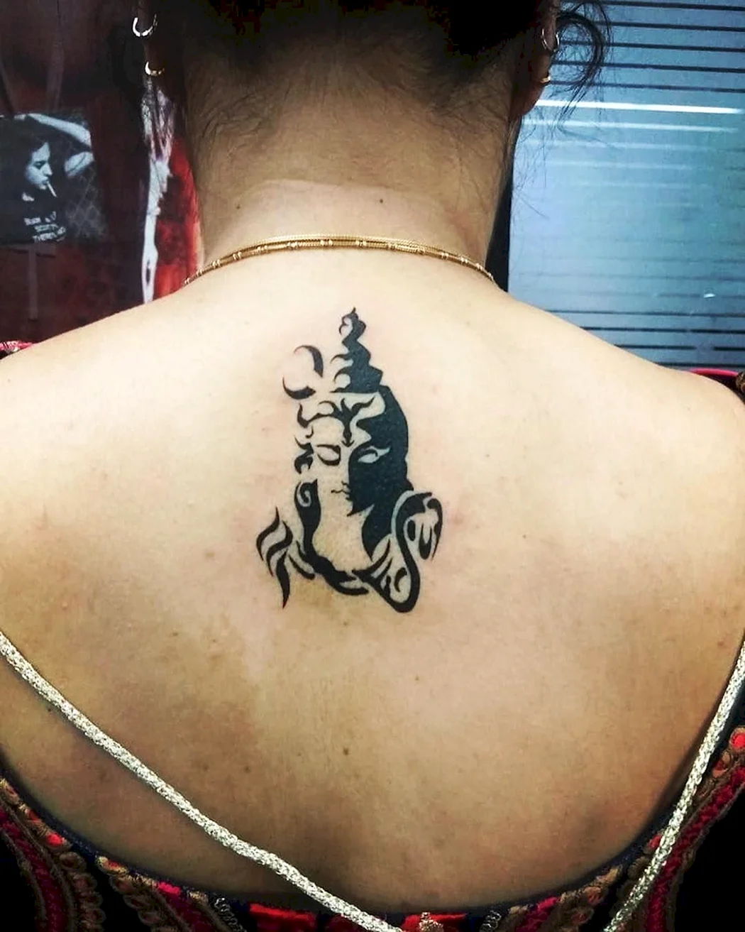 Шива тату на спині