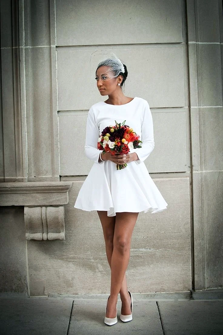 Весільна сукня з кросівками