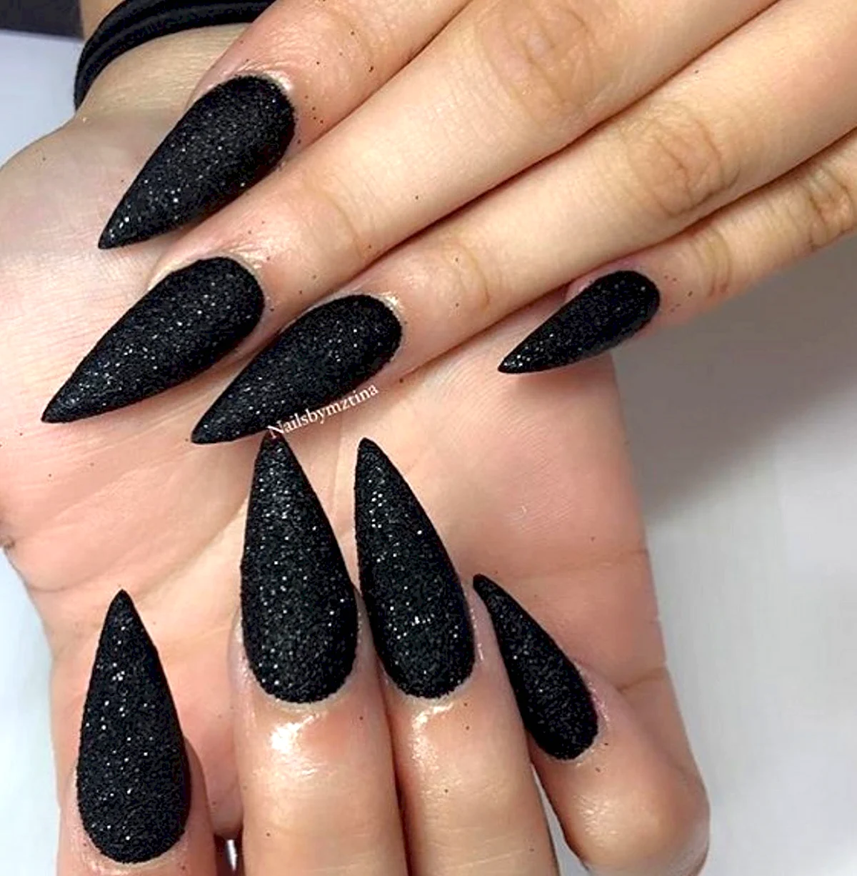 Матові стилет мигдаль