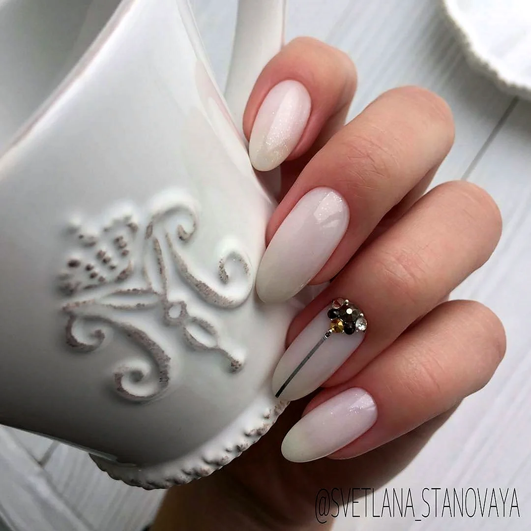 Порцеляновий манікюр