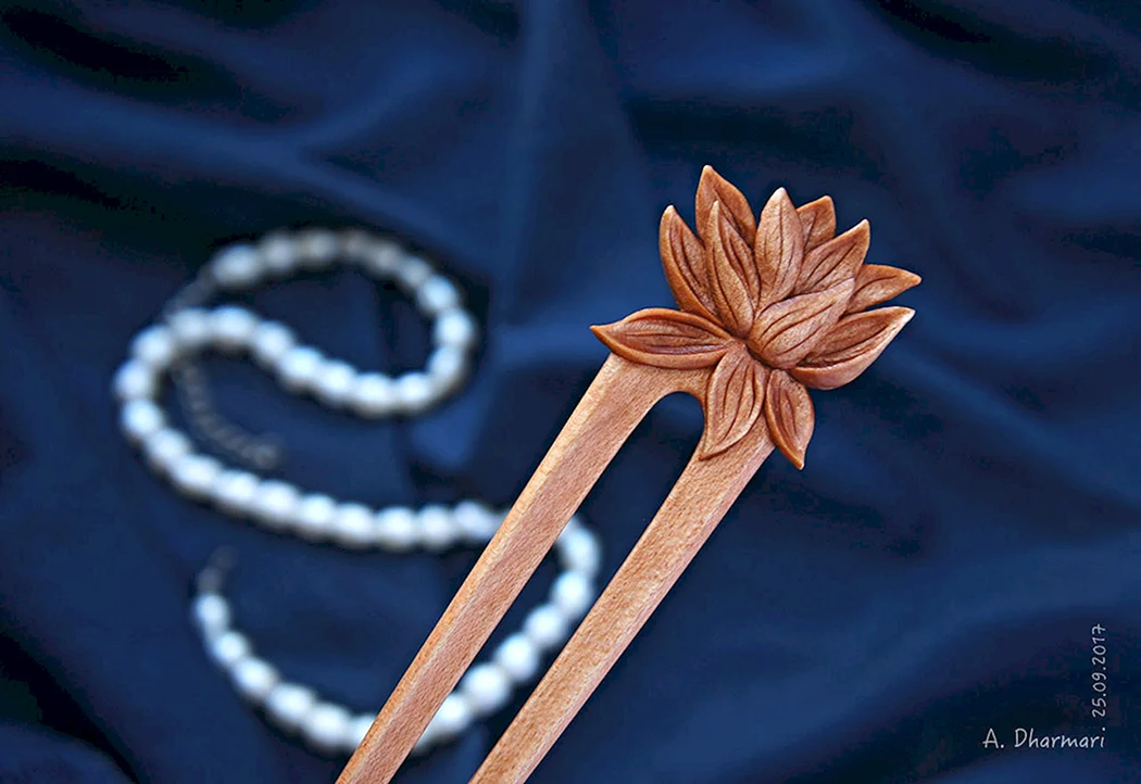 Китайська шпилька з лотосом