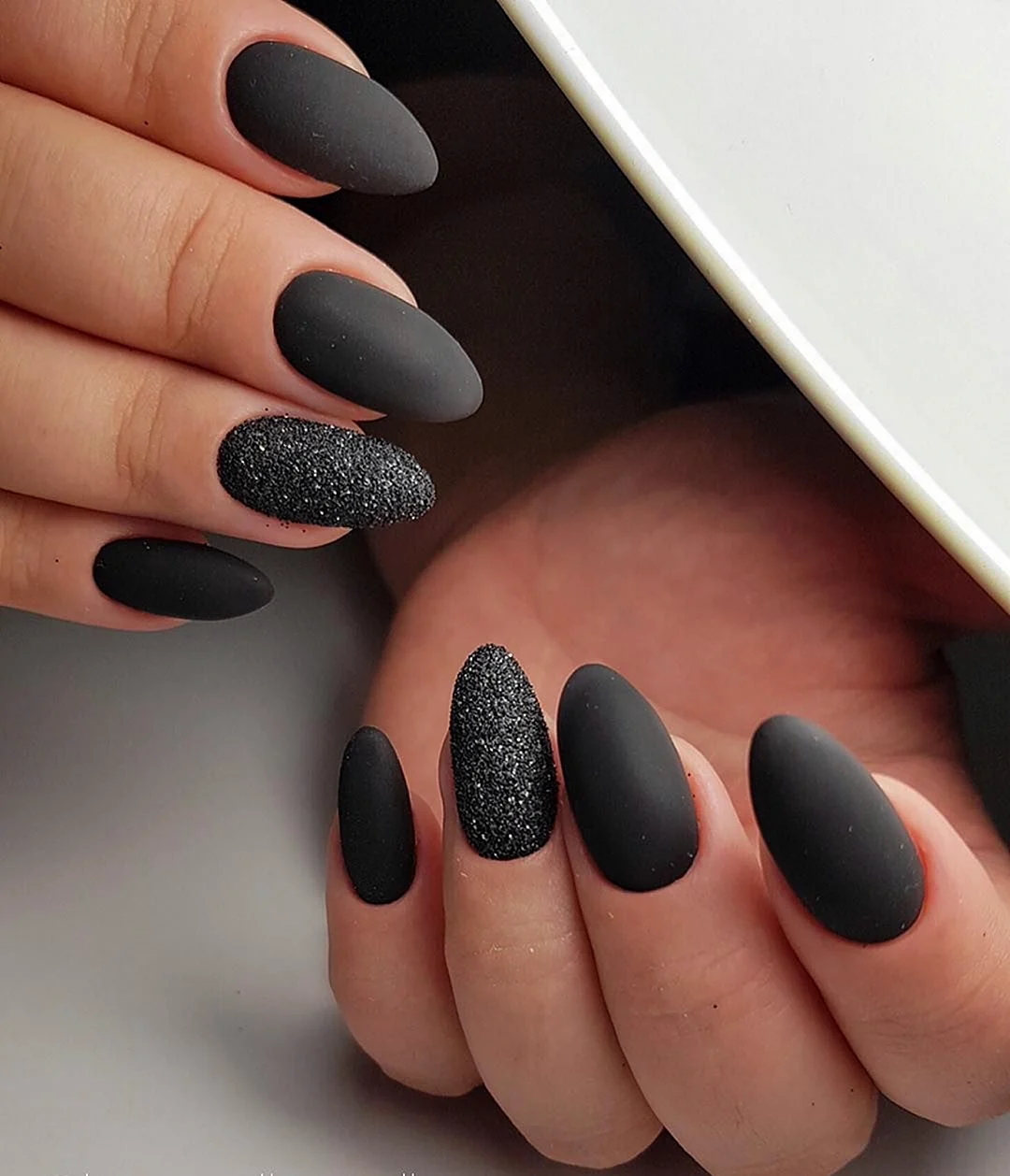 Матовий манікюр