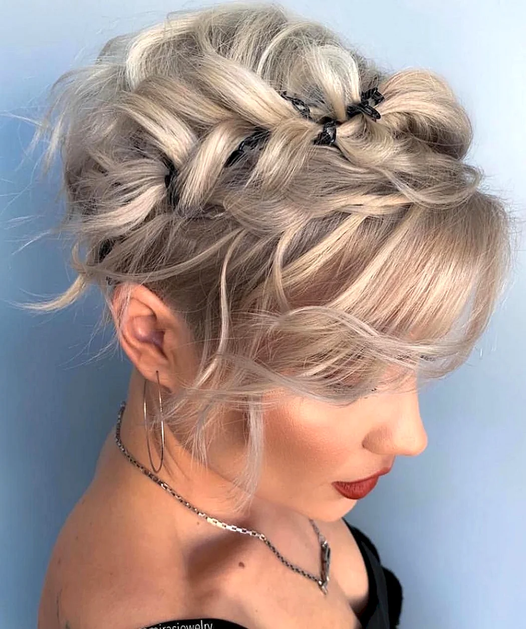 Зачіски на коротке волосся