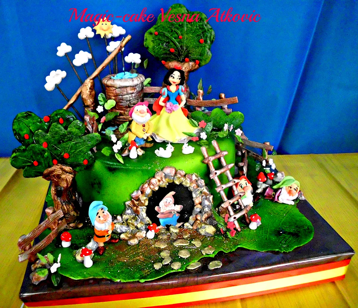 Торт 7 Белоснежка 7гномов