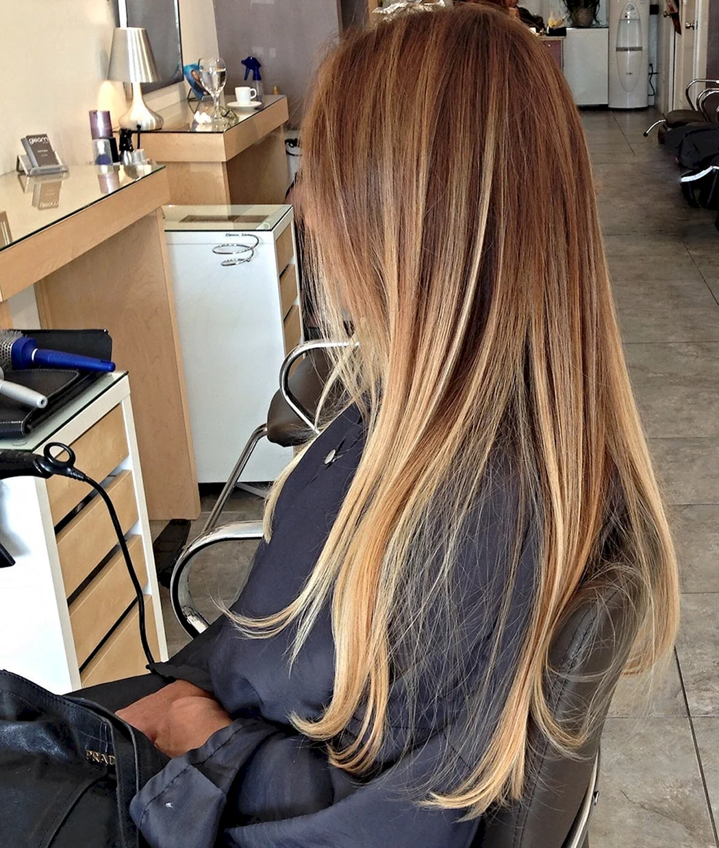 Балаяж на прямому русявому волоссі