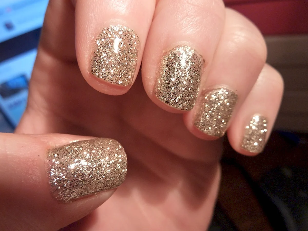 Шеллак бежевый с блестками