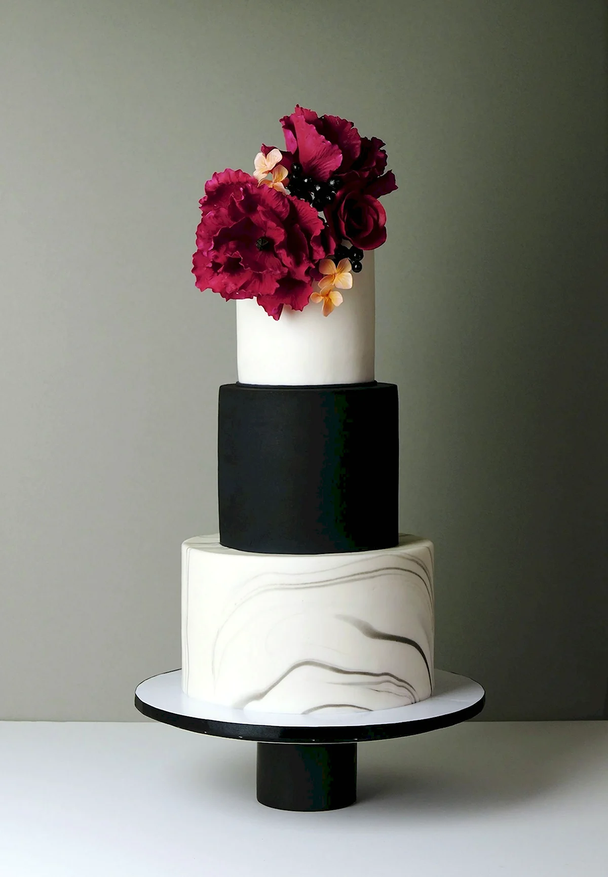 Свадебный торт темный