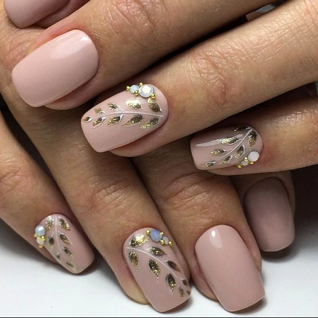 Нежный маникюр