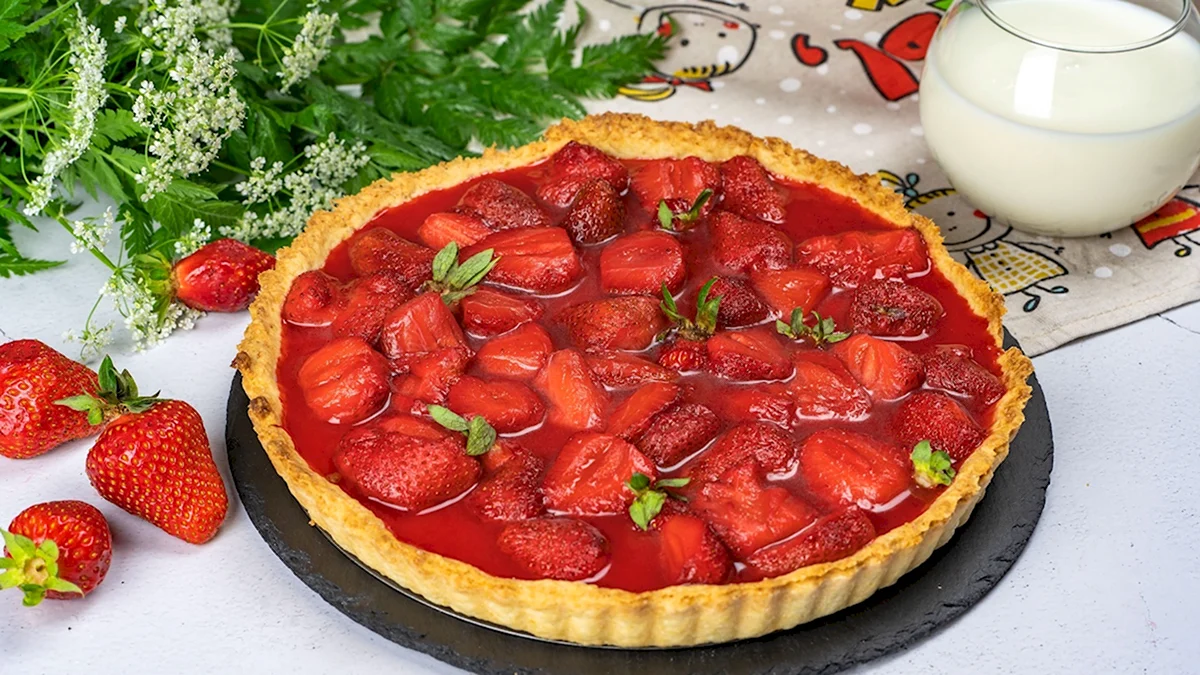 День пирога с ревенем и клубникой картинки