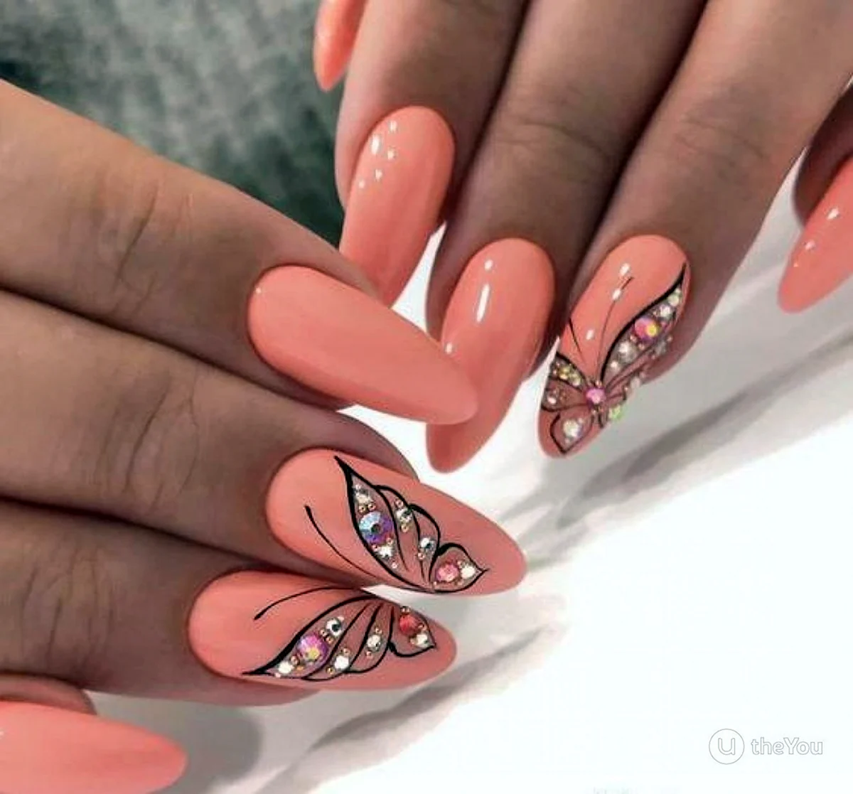 Ногти с бабочками