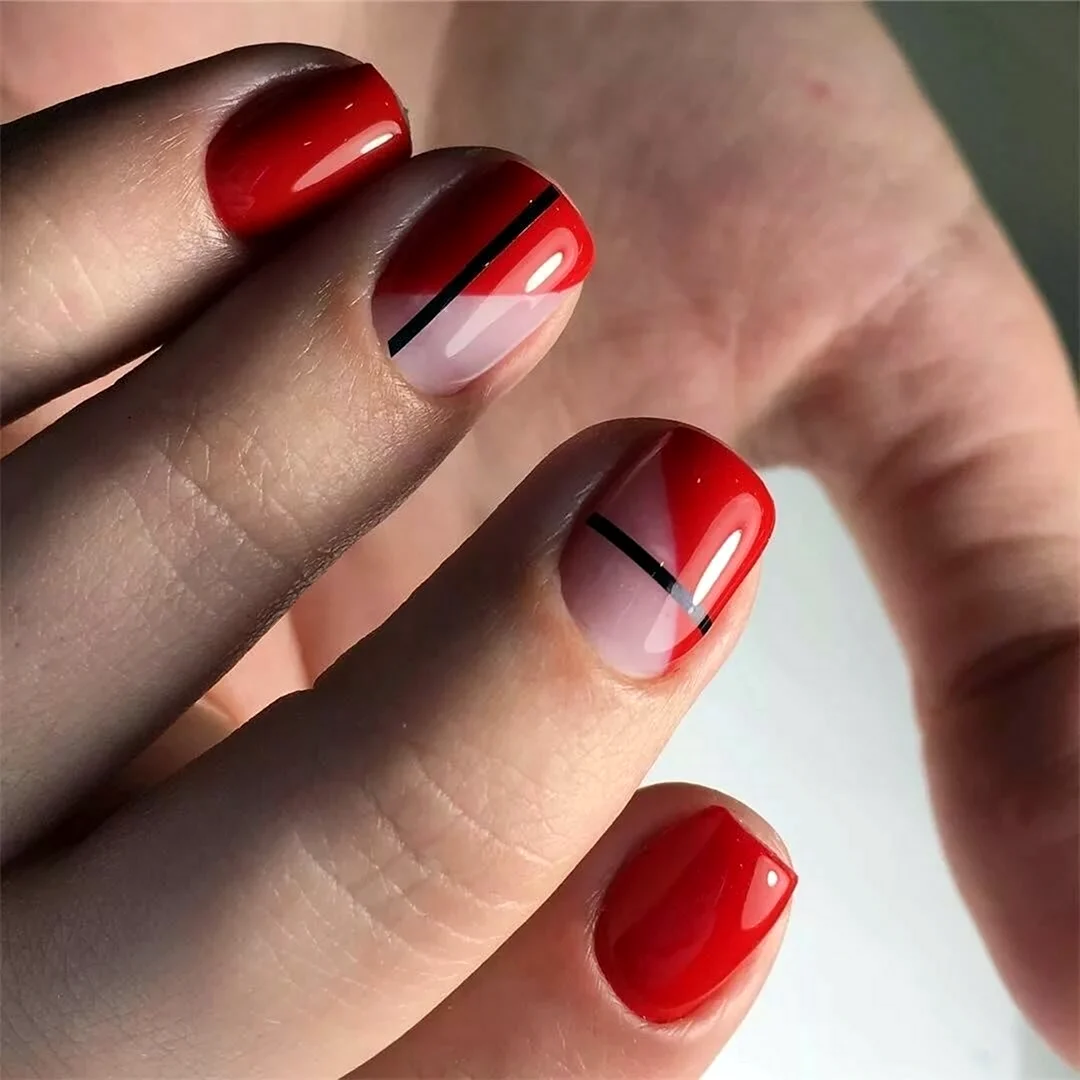 Красный маникюр на короткие ногти