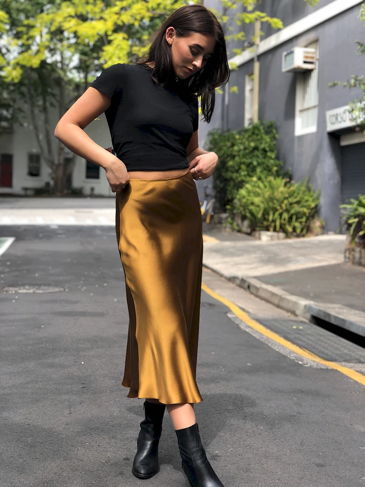 Юбка атласная миди Sela