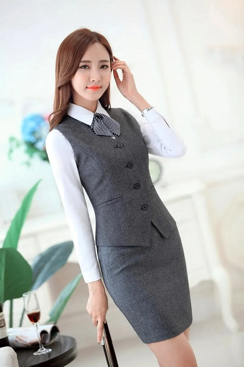 Жилетка и юбка для офиса