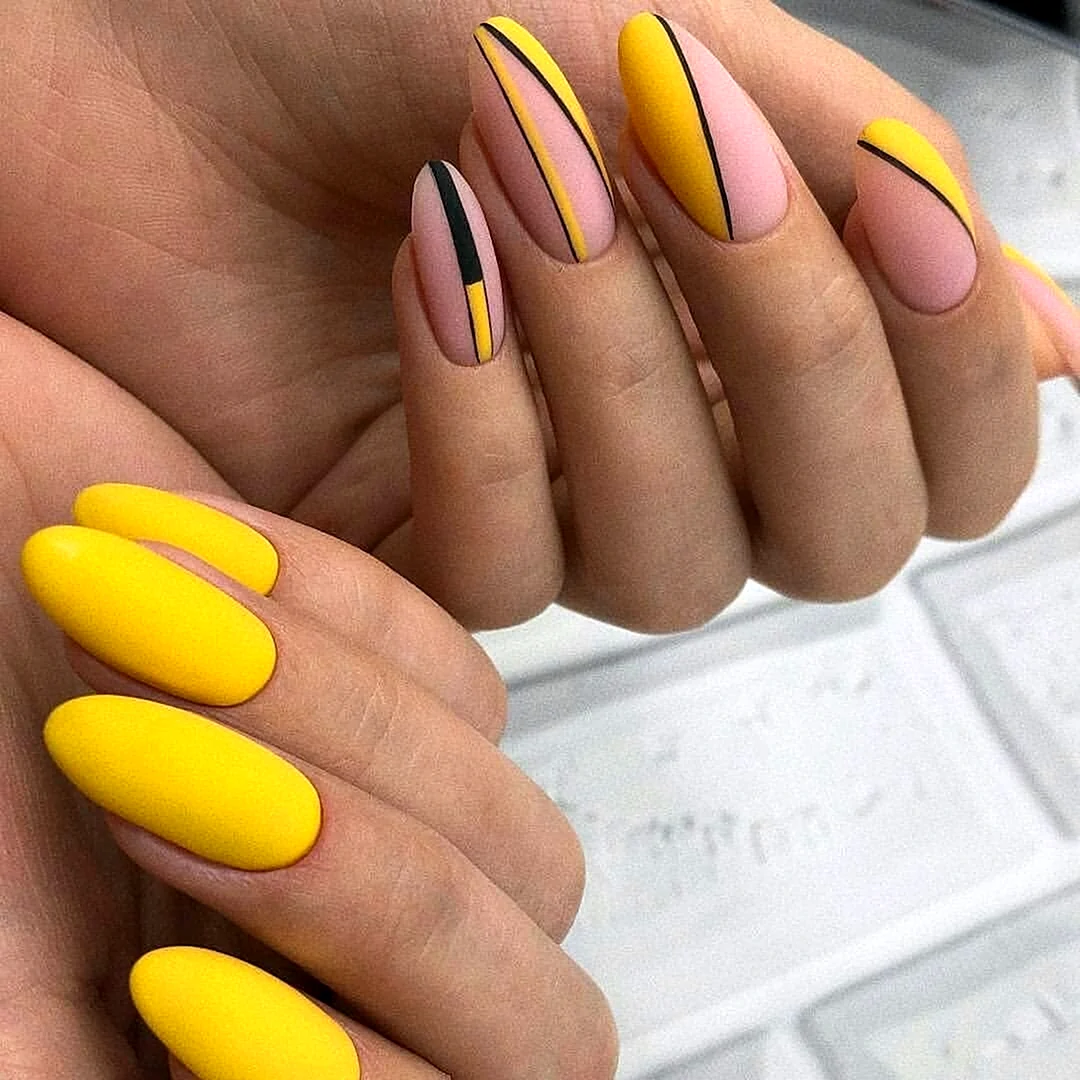 Желтые ногти