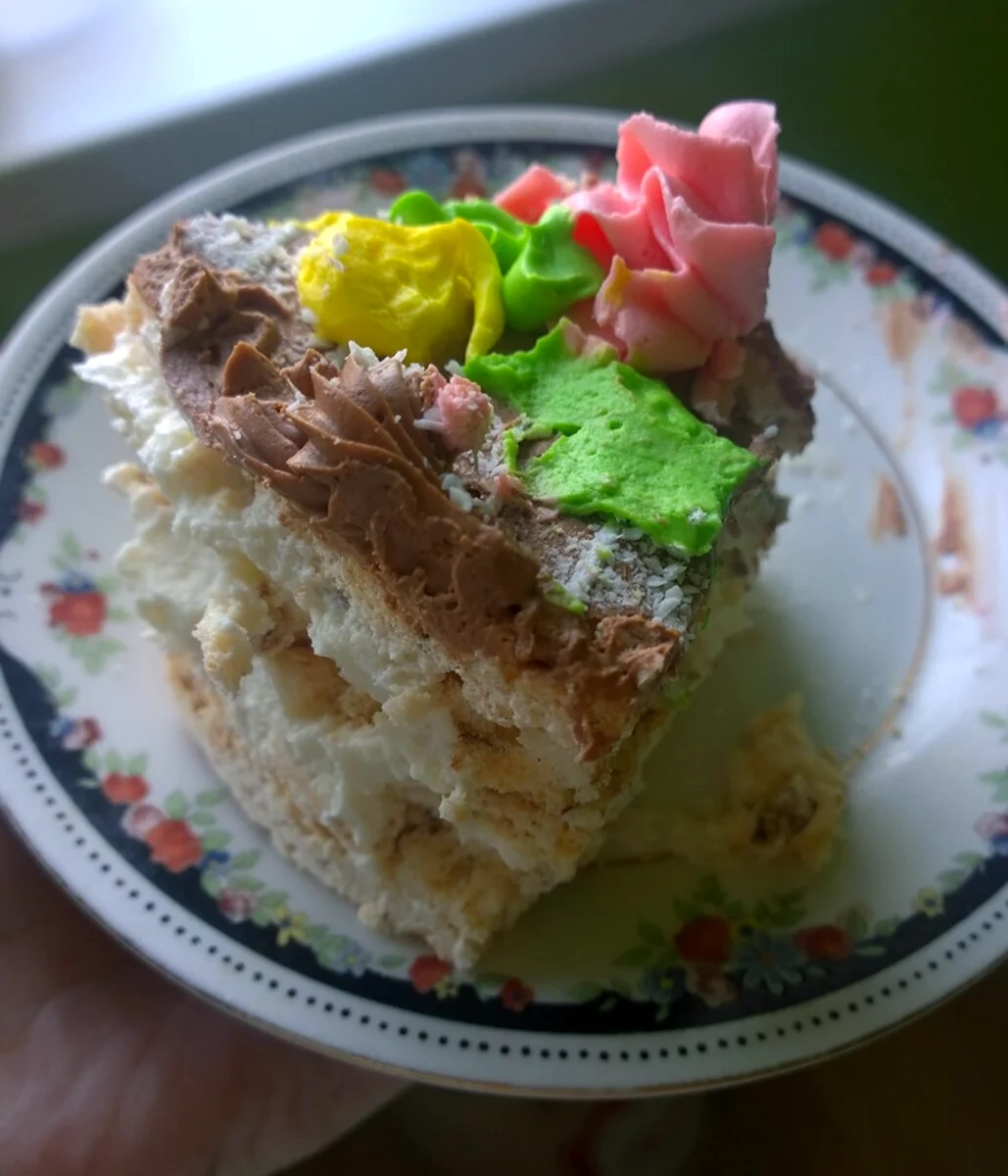 Кусок Киевского торта