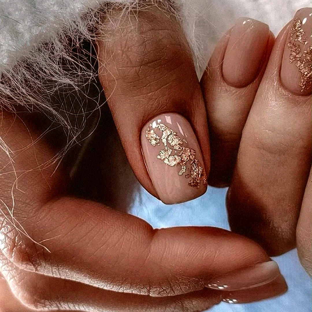 Ногти телесного цвета