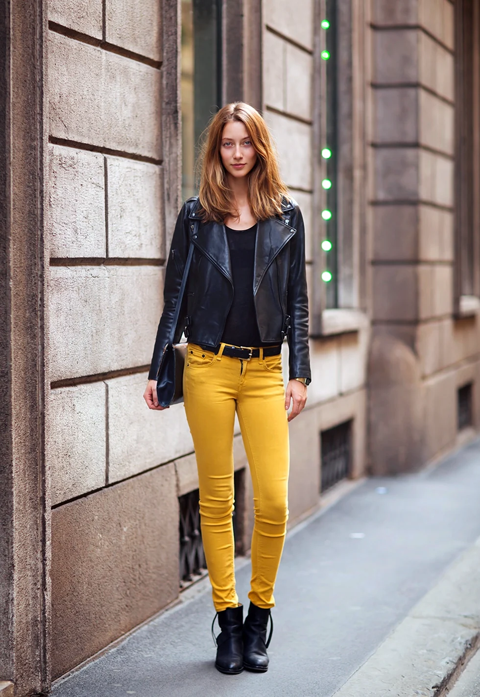 Горчичные джинсы женские