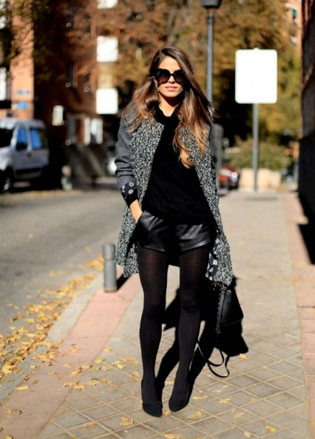 Модные Луки с кожаными шортами