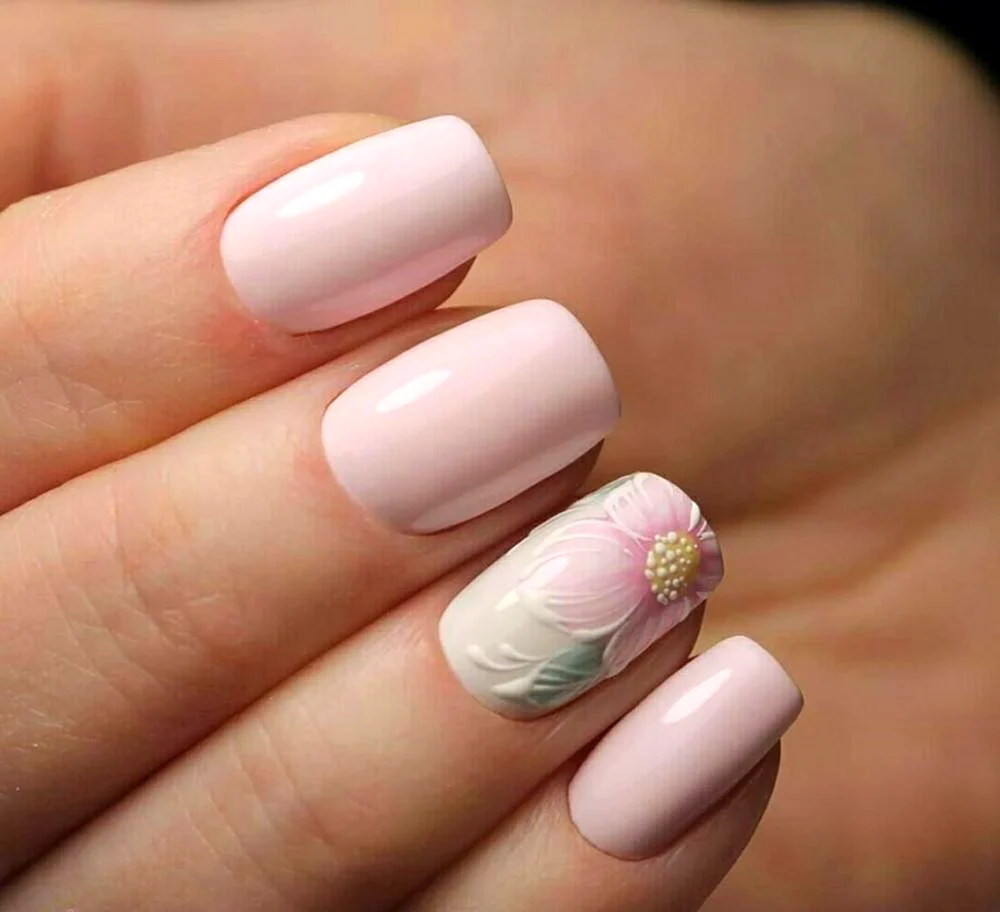 Нежный маникюр