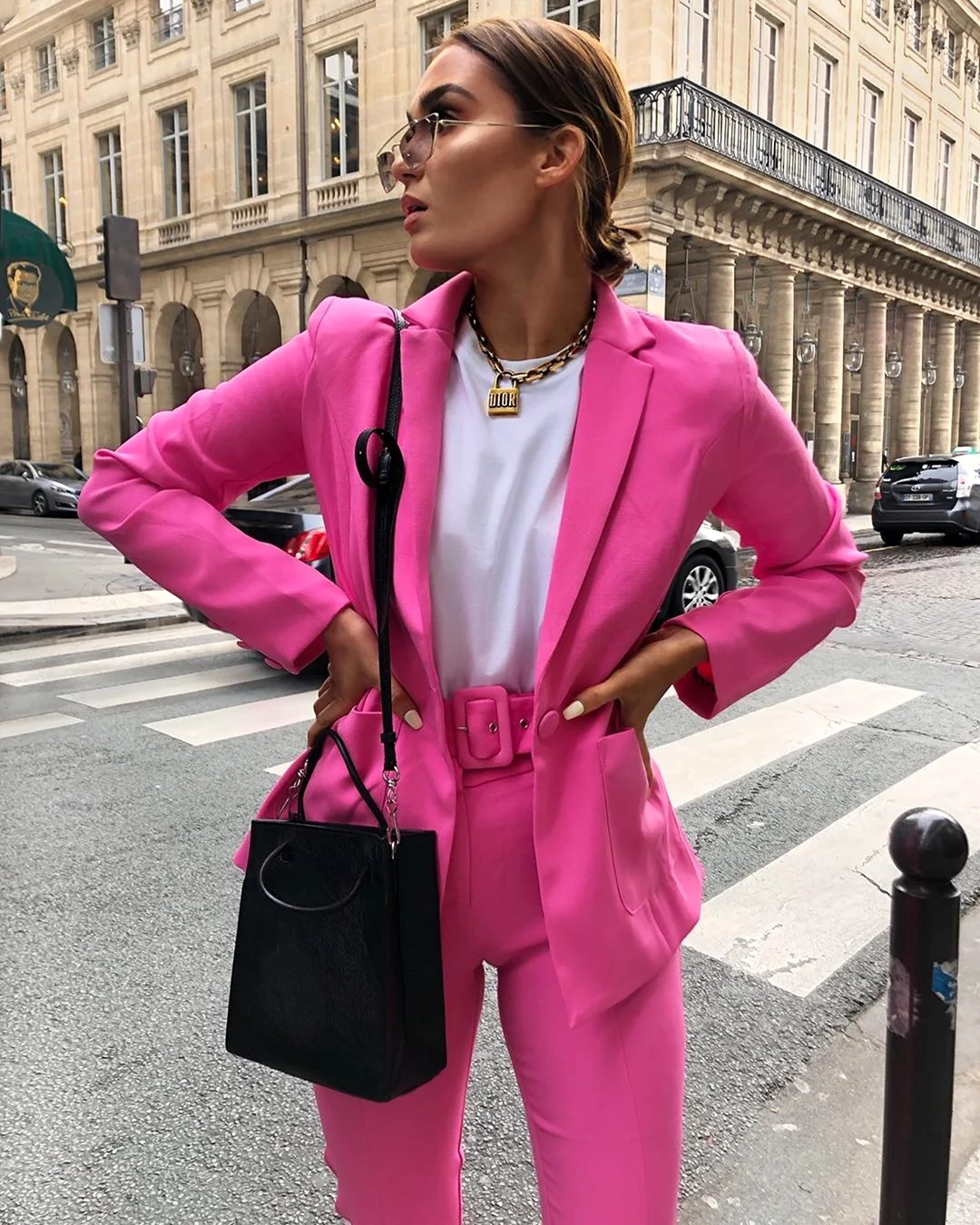 Розовая одежда