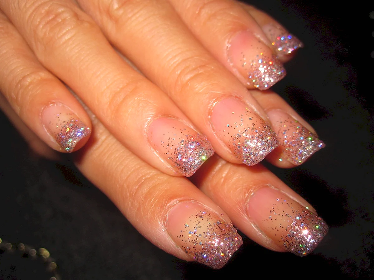 Маникюр блестящий френч