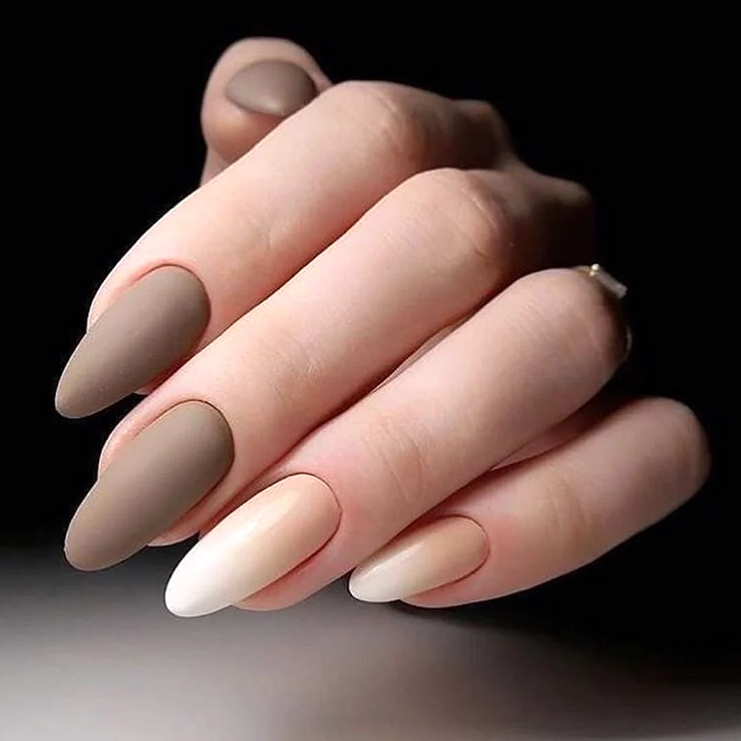 Матовый нюд миндаль