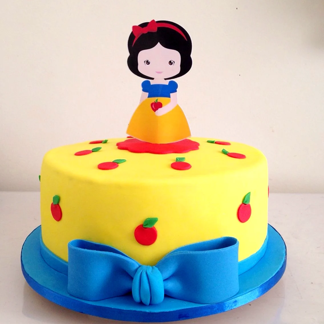 Торт Белоснежка