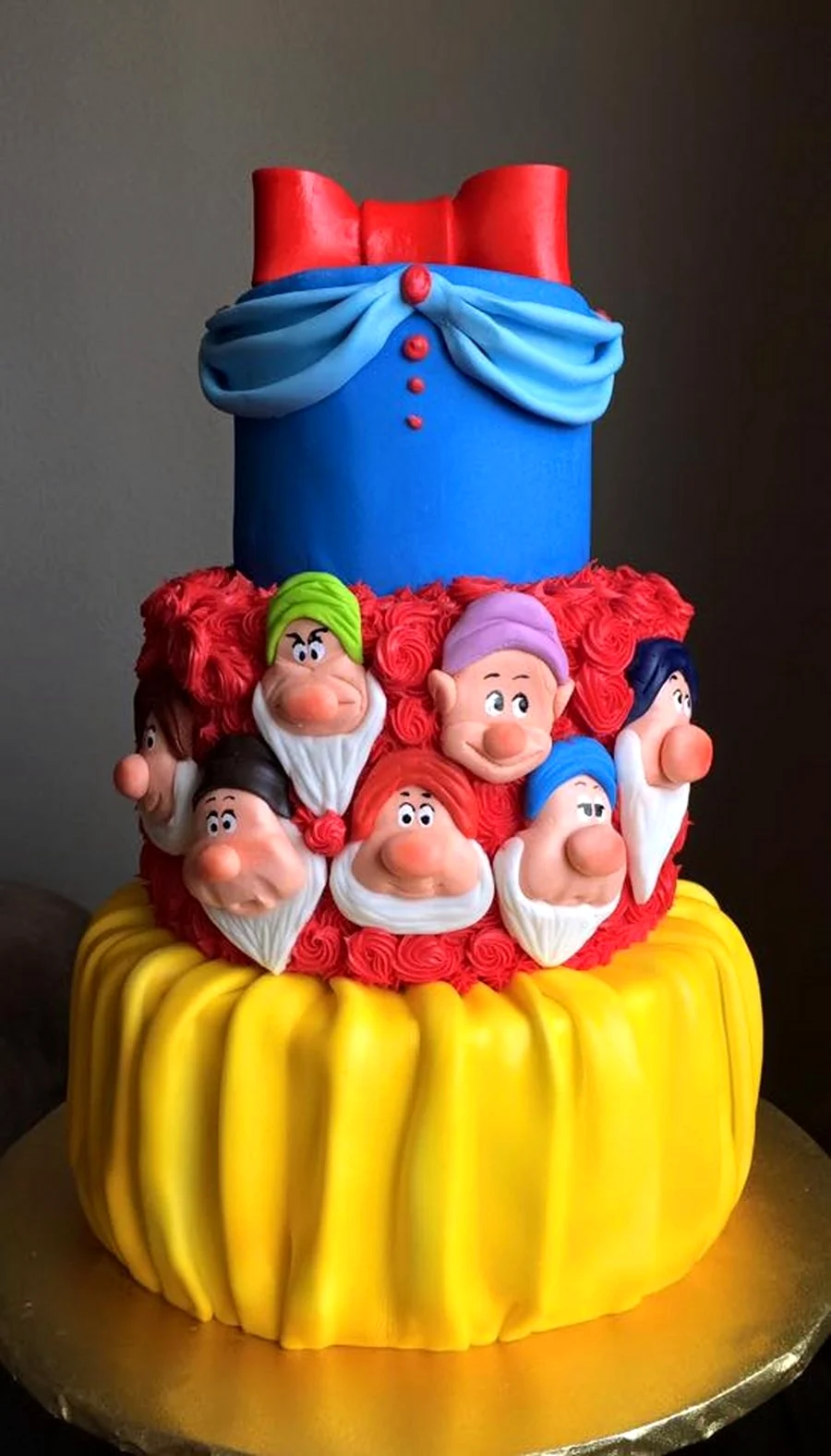 Гномик с тортиком