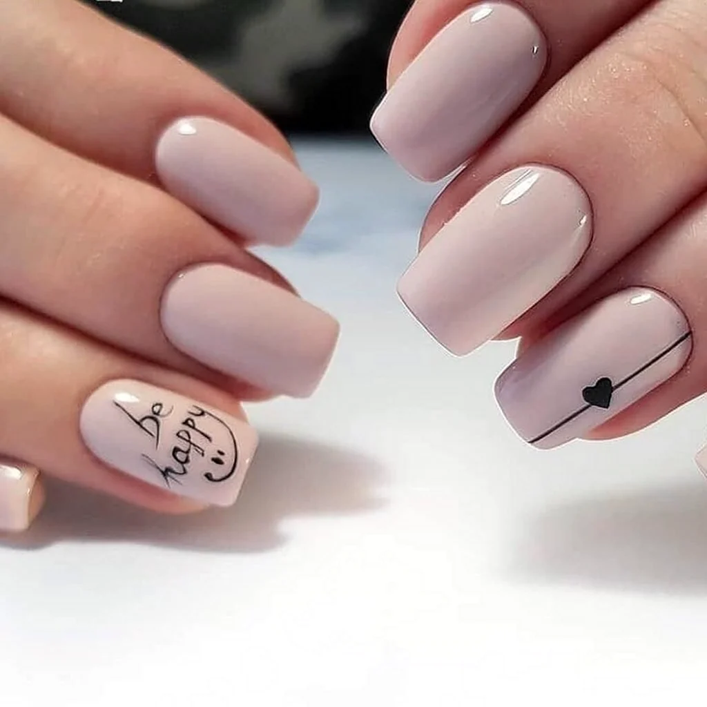 Бежевый маникюр