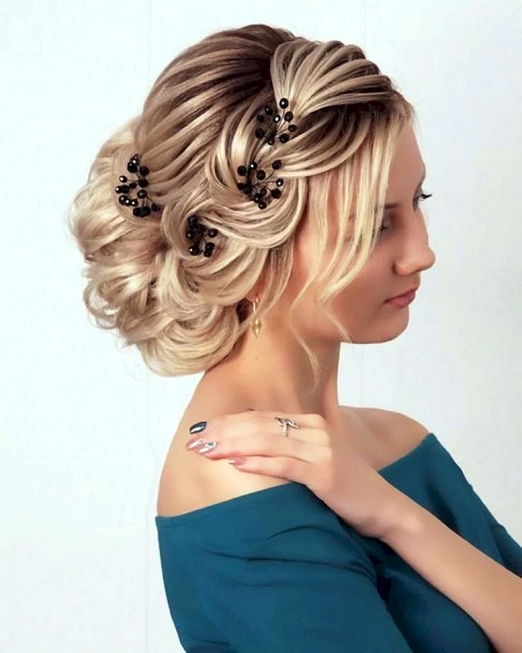 Вечірні зачіски