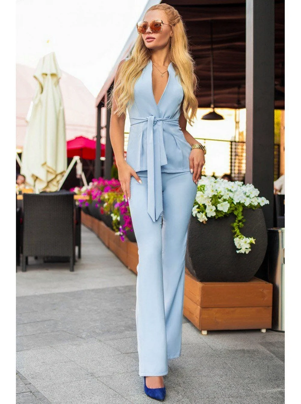 Брючный костюм с жилеткой