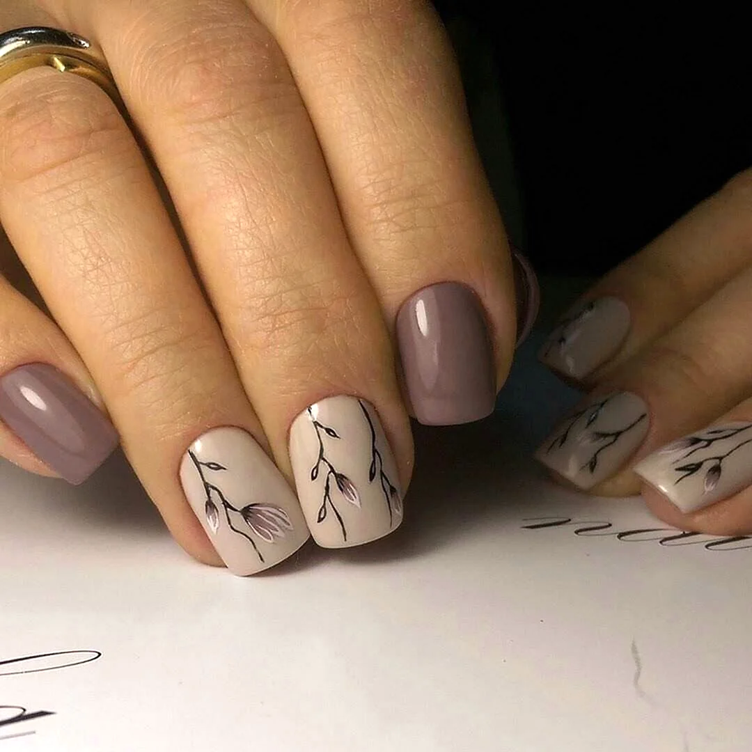 Веточки на ногтях